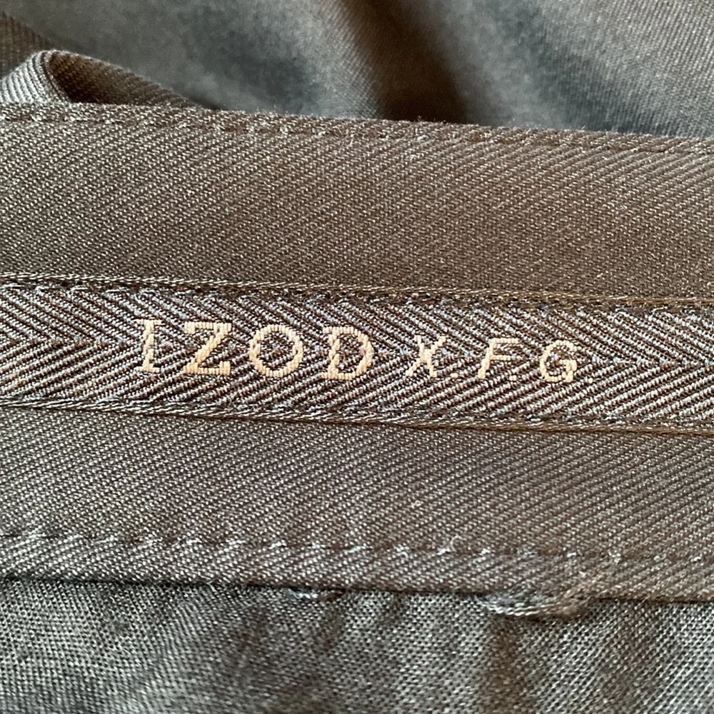IZOD - XFG Perform X - Size W32 Black Cargo Golf, Sailing Shorts - Picture 7 of 7